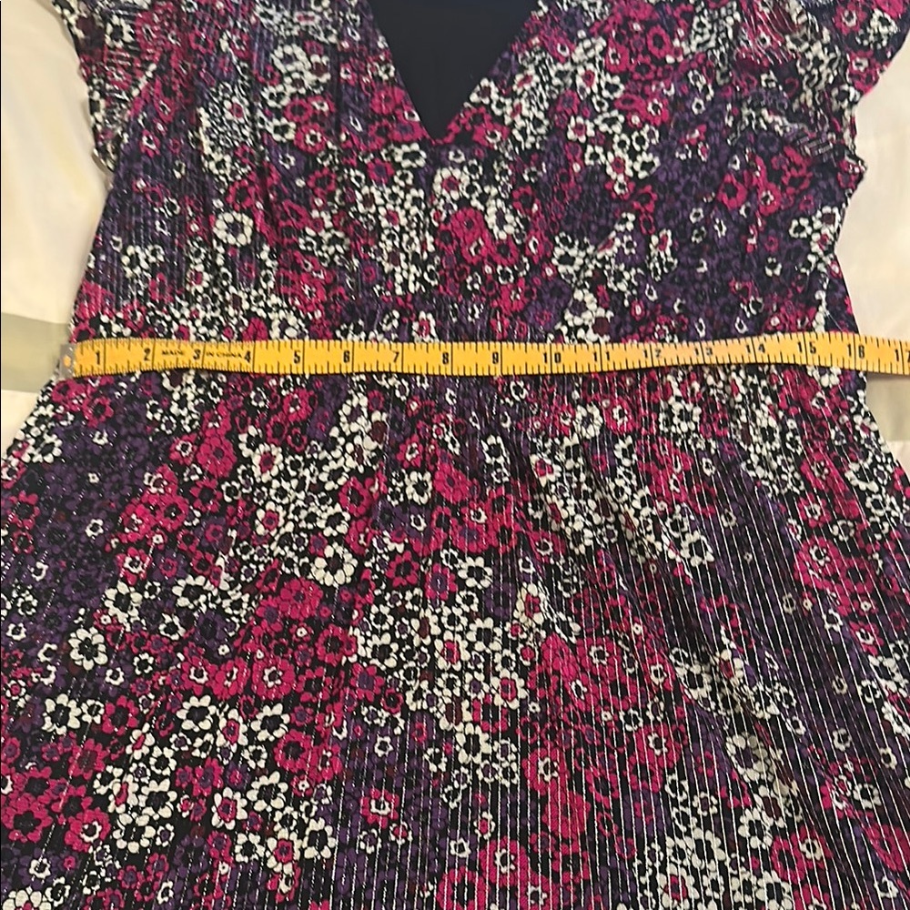 Floral Michael Kors V-Neck Dress - Picture 10 of 12